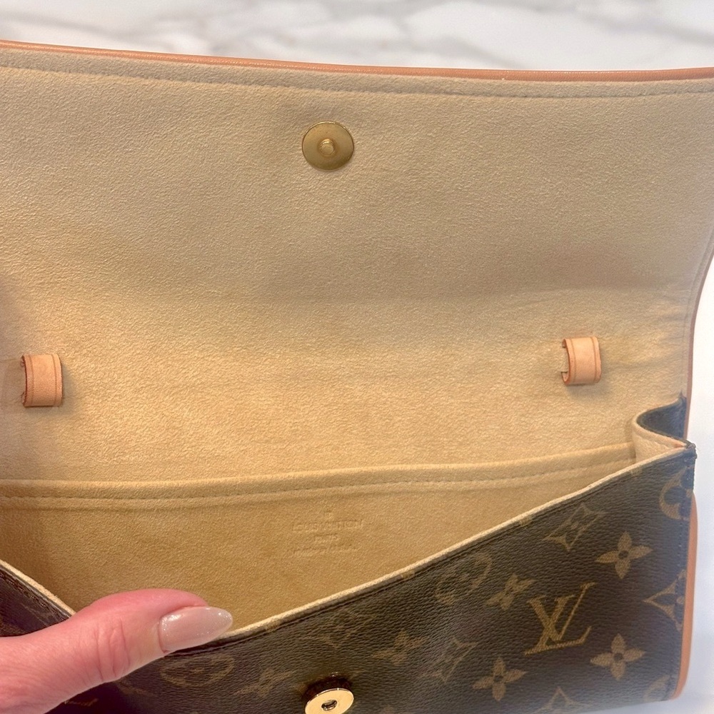 Louis Vuitton Monogram Canvas Pochette Twin GM w/Box & Dustbag - Picture 7 of 8